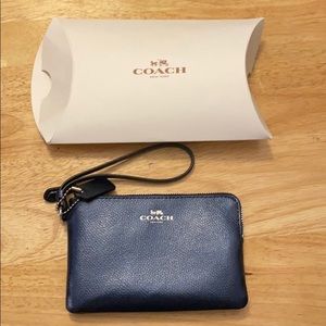 NWOT Coach wristlet✨